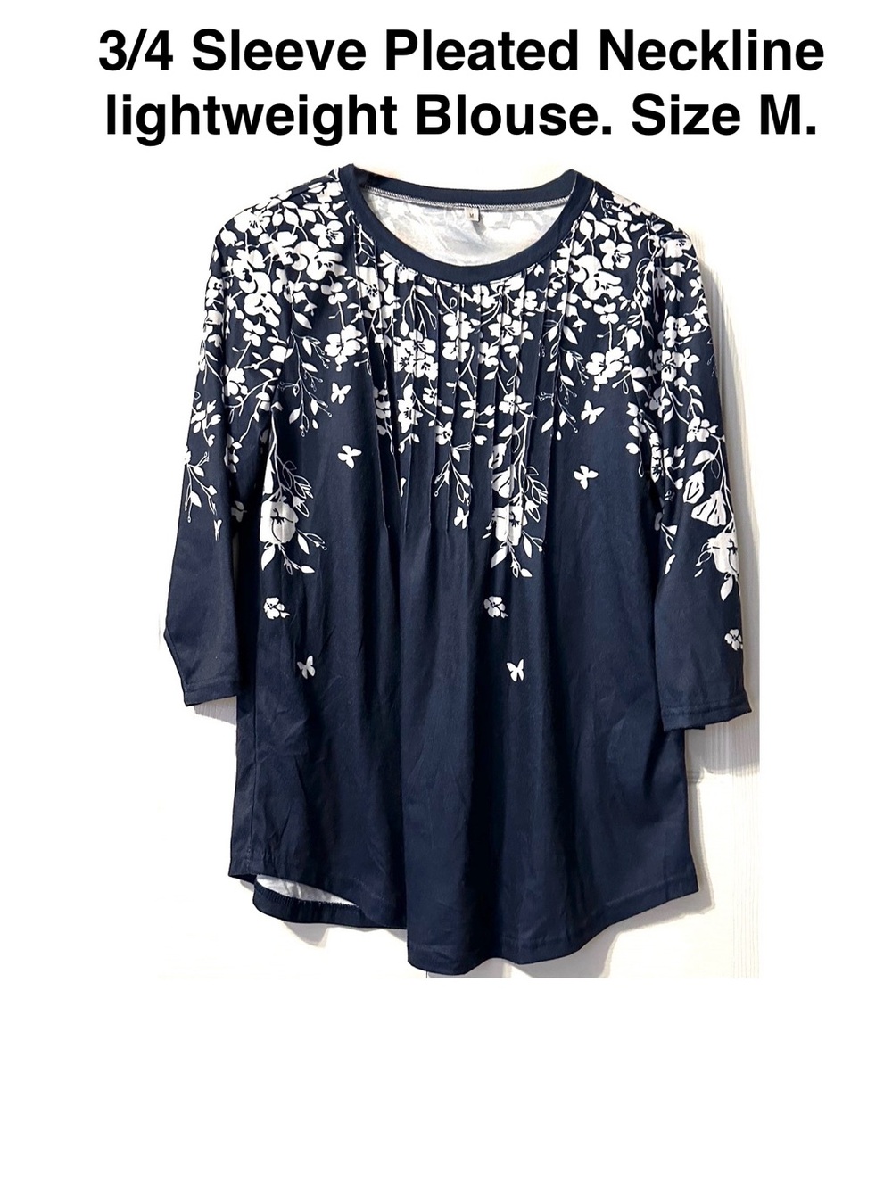 5/$15💥 Navy 3/4 Sleeve Pleated Neckline Floral Blouse Top
